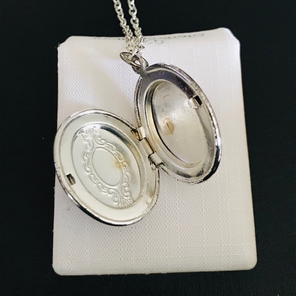 le chateau Jewelry - Photo pendant necklace